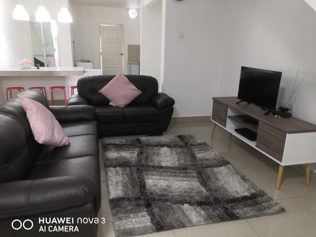Abah 2 Room Homestay Pasir Gudang Zewnętrze zdjęcie